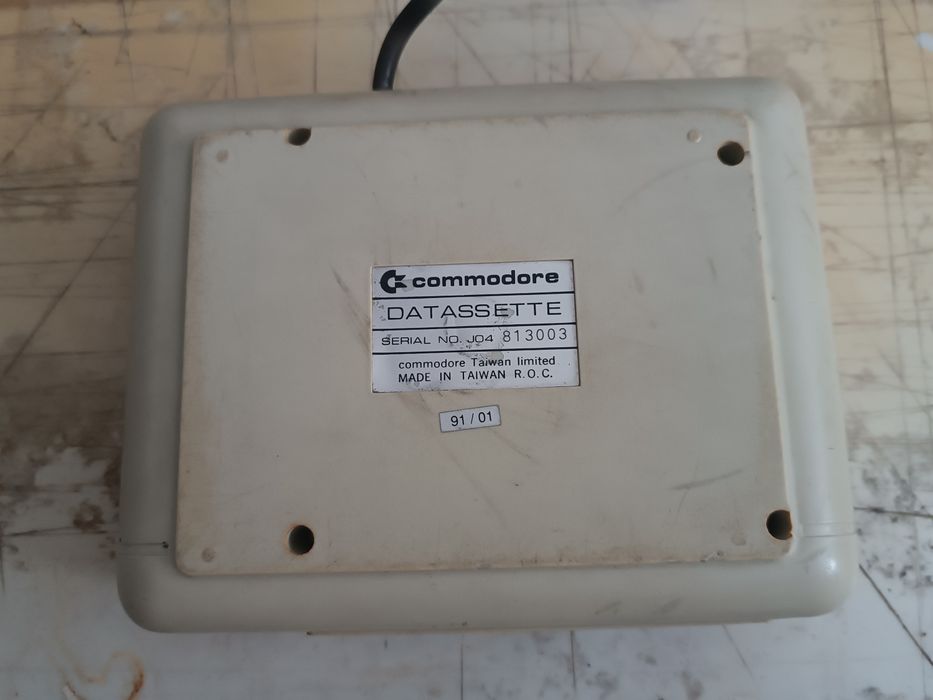 Commodore C64G + Datasette + oryginalny zasilacz - stan nieznany / do sprawdzenia