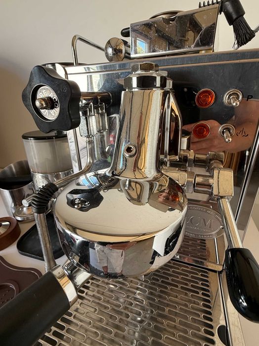 Ekspres ciśnieniowy kolbowy niemiecki ECM profesjonalny 1 grupowy