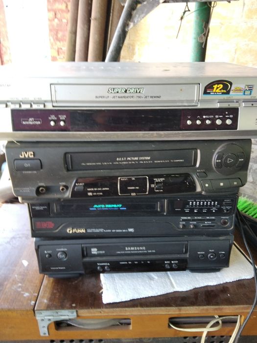 Відео магнітофон