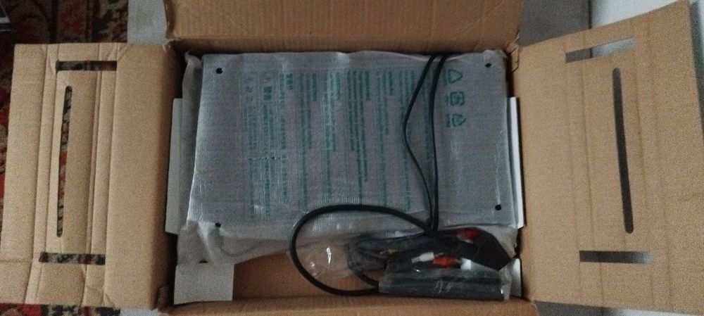 Продам програвач  LG DVD Player DVX  440
