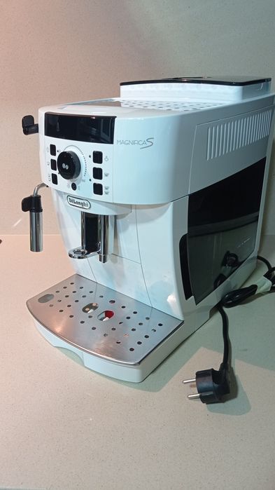 Delonghi Magnífica S Branca