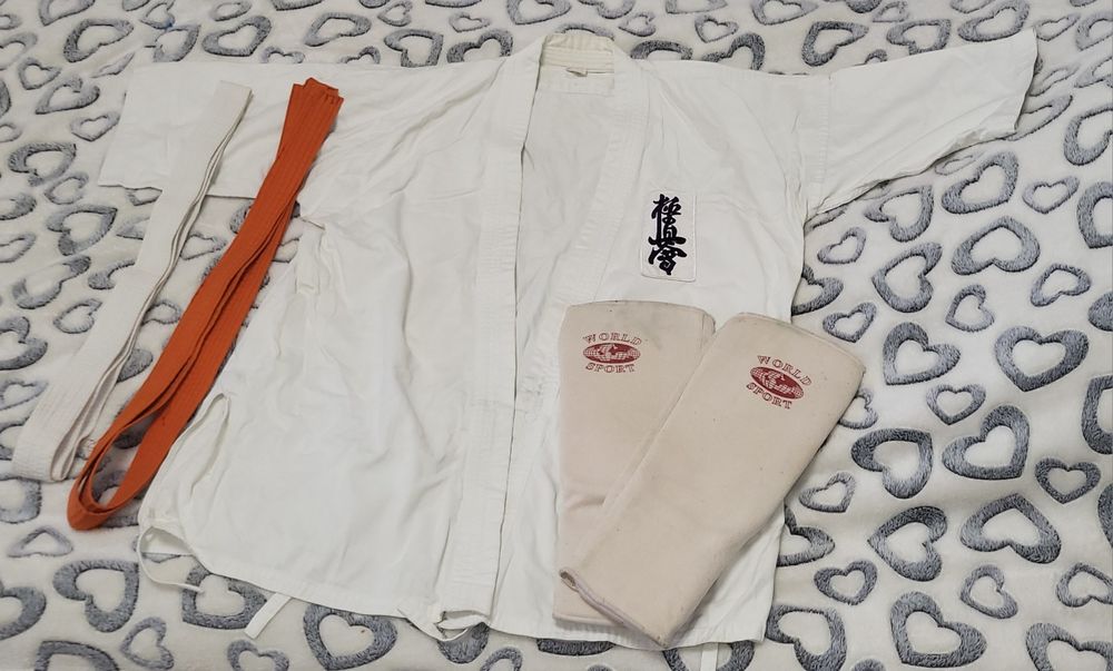 Кимоно/кімоно (карате-костюм)