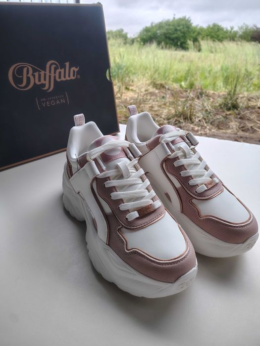Buffalo Sneakersy niskie 'Bliss One' w kolorze pudrowy róż