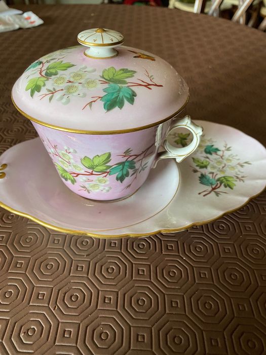 Chávena almoçadeira com prato pintada à mão