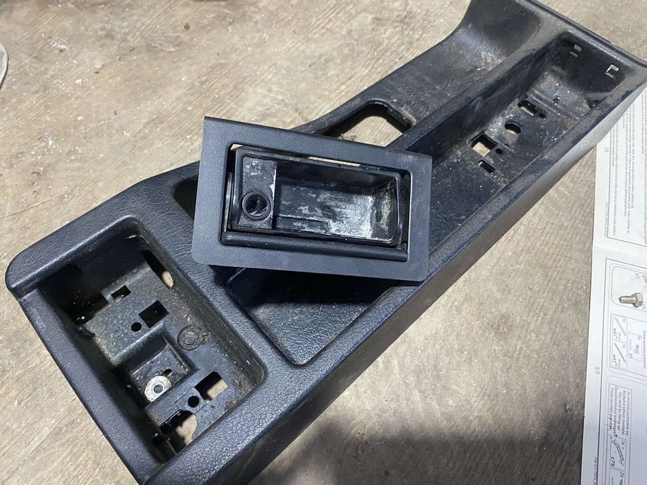 Центральна консоль підстаканник бардачок БМВ е36 BMW 51.16-8161789