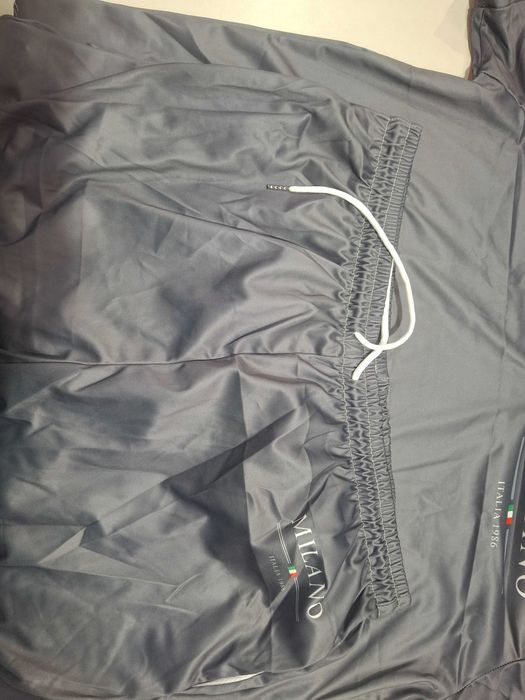 Conjunto de T-shirt e calções