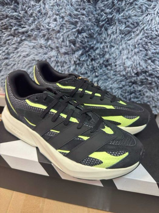 Чоловічі кросівки Adidas lightblaze jh6945 Оригінал: 2 560 грн