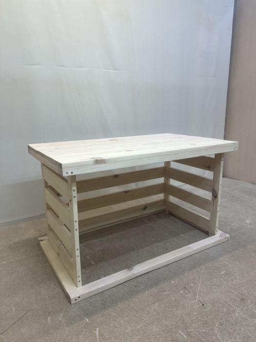 Будинки з дерева для собак , котів