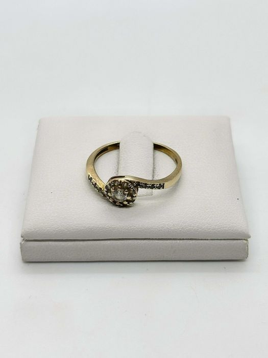 Złoty pierścionek pr 333 1,56g (Rozmiar 16)