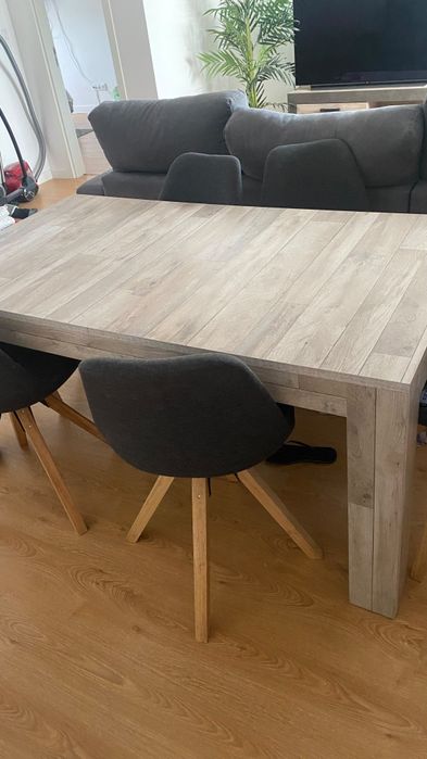 Mesa e Cadeiras (8)