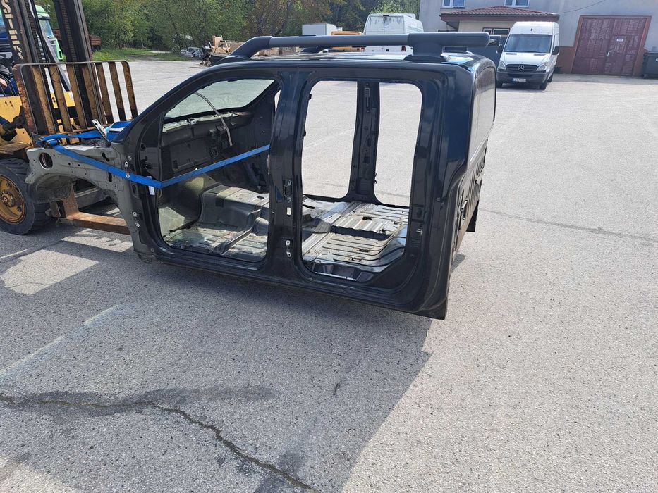 NISSAN NAVARA D40 KABINA KAROSERIA buda  Części Zapraszamy!!!