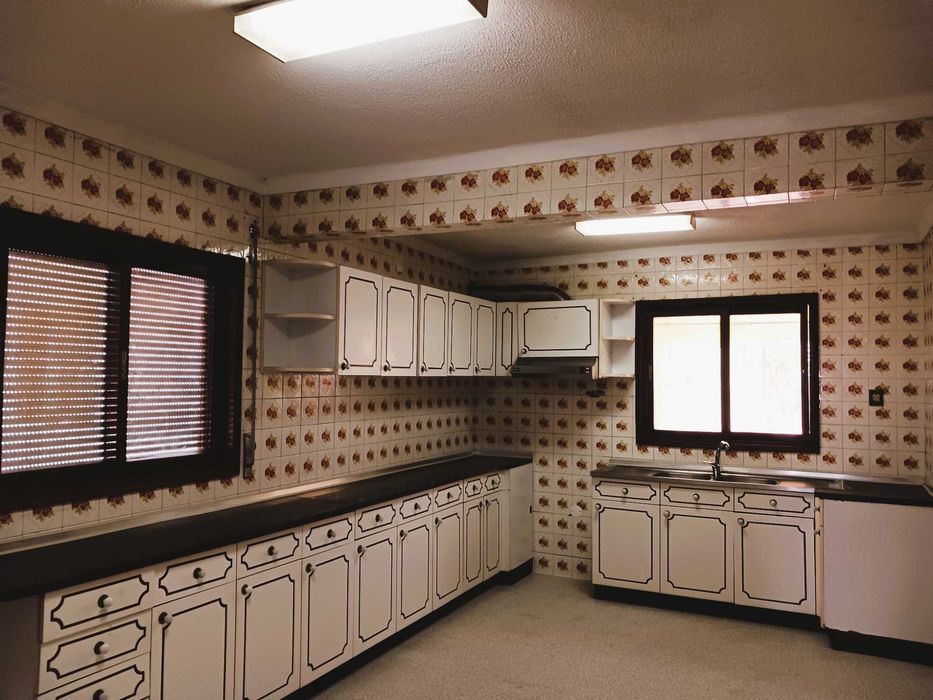 Moradia T5 Isolada, Bem localizada Bustos - Oliveira do Bairro