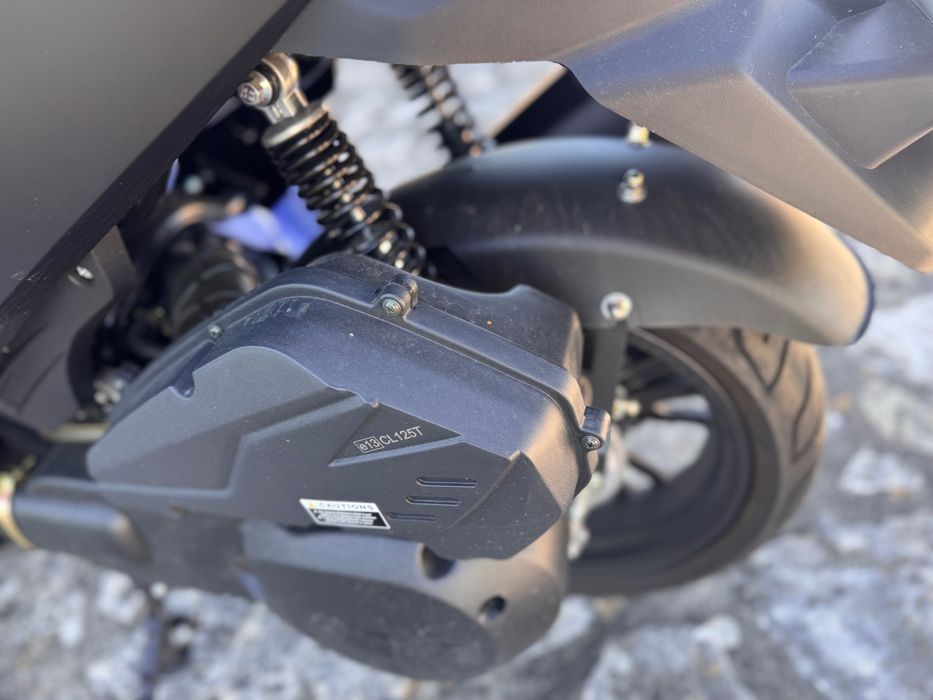 Maxi scooter espanhola Wottan 125, 2023