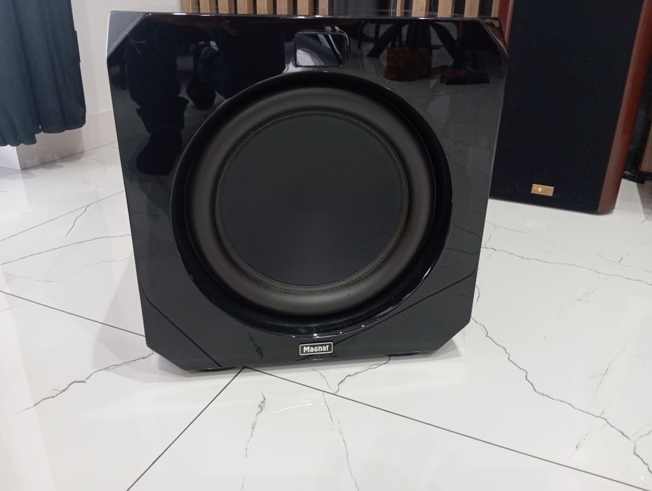 Subwoofer aktywny Magnat omega cs12 pilot