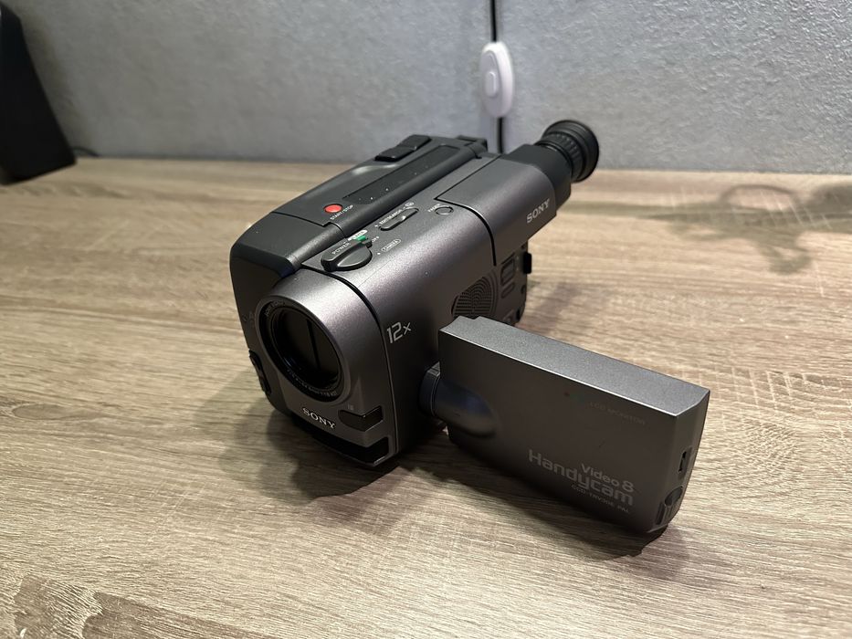 Відеокамера робоча Sony CCD-TRV30E | 1995 року | + CCD-TR105E