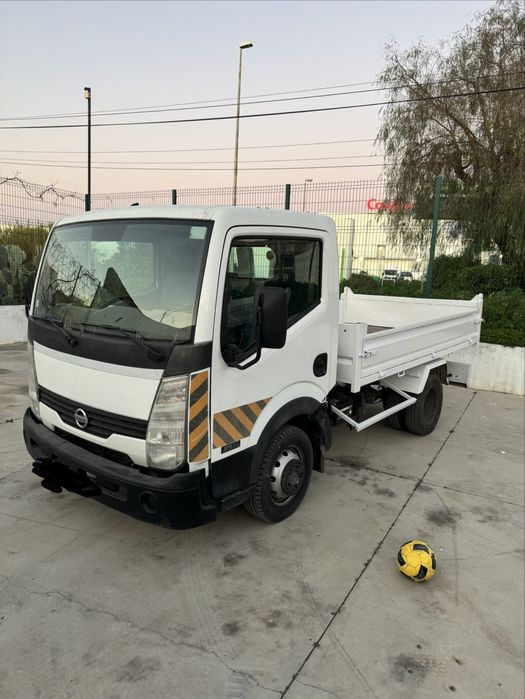 Nissan cabstar bascula