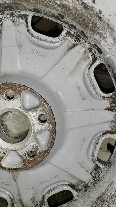 Koła Audi A8 a6 felgi oponami 235/55/17 opony zimowe 4 sztuki idealne