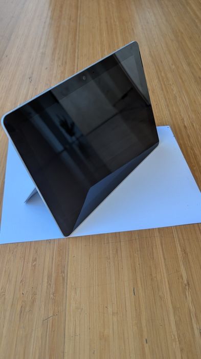 Microsoft Surface Go