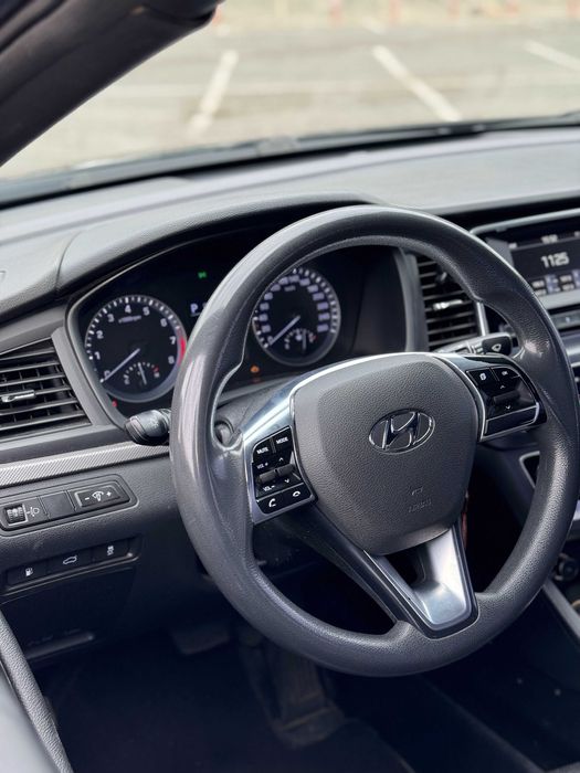Оренда авто бізнес класу Hyundai Sonata New Rise