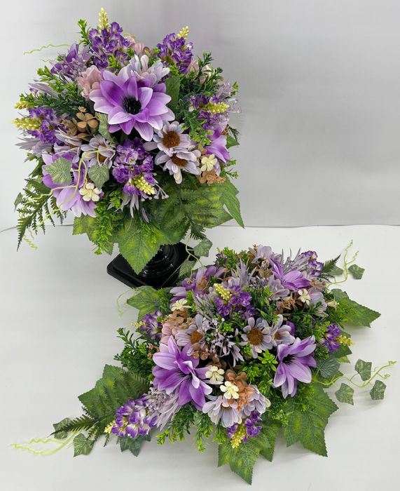 Zestaw kwiatów na grób stroik i bukiet fioletowy