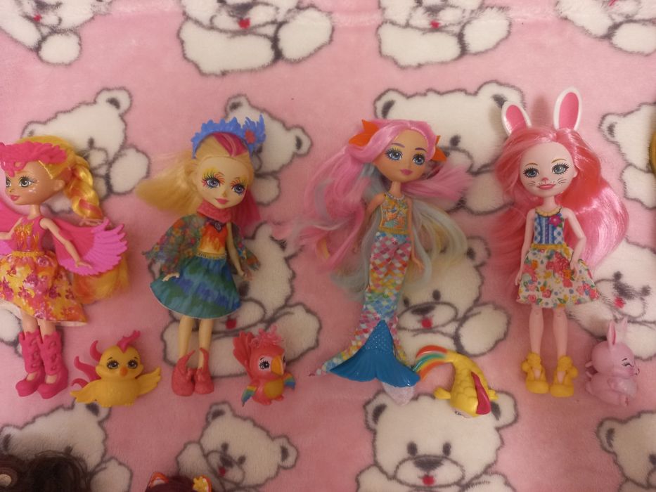 Enchantimals 9 laleczki i samochód