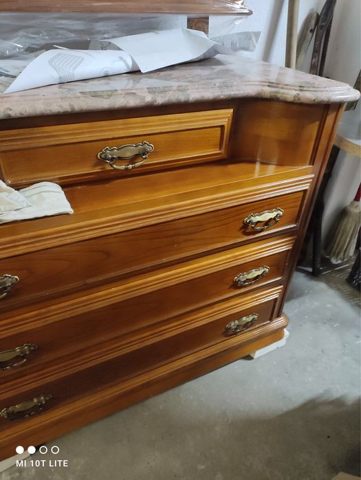 Cómoda madeira com espelho