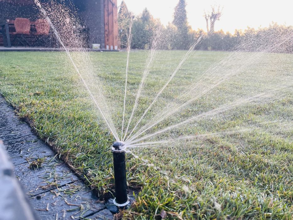 Nawadnianie ogrodow system automatycznego podelwania