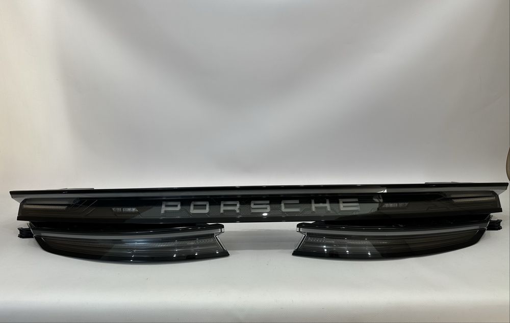 Porshe Taycan фонарі задні стоп фонарь ліхтар оптика задня наявність