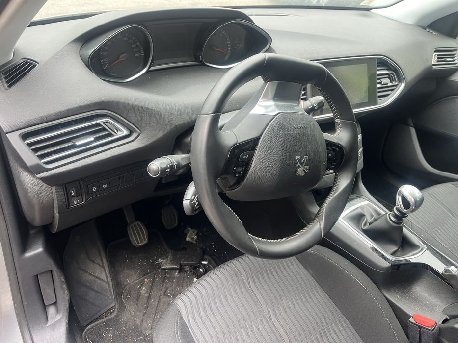 Peugeot 308 1.6 HDI 110CV Ano 2016