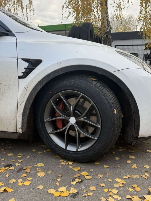 Диски та гума R18 Р18 літо