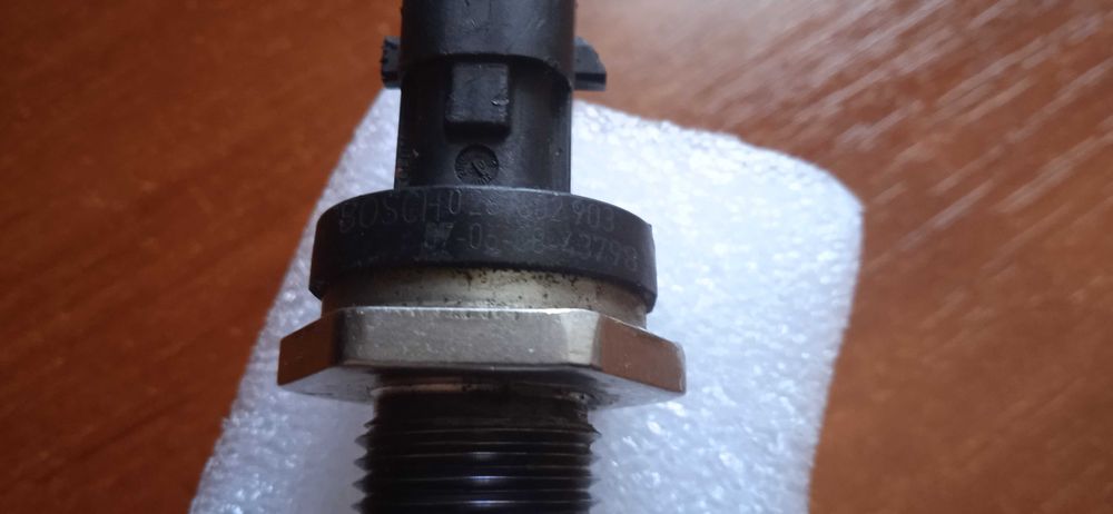 Датчик давления топлива BOSCH 0 281 002 903