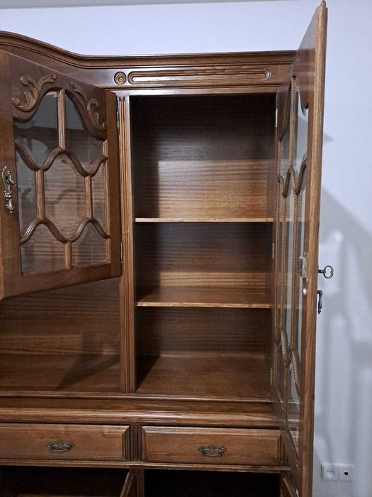 Louceiro antigo em bom estado