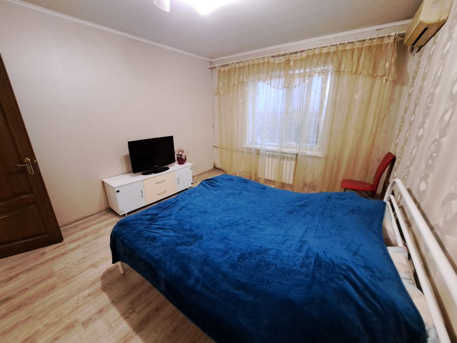 Аренда 2 ком.кв. на Лазурном ул.Быкова 9