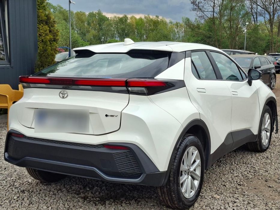 Toyota C-HR Rej. 10/2024 1.8 140KM Niski Przebieg Salon Polska