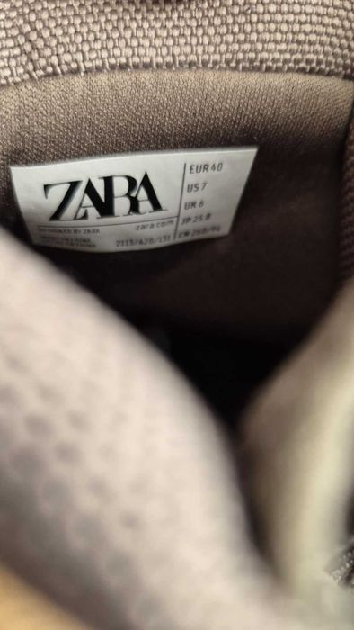 ZARA Buty Męskie Za Kostkę Z Fakturowaną Podeszwą | Nr ref.: 2113/420