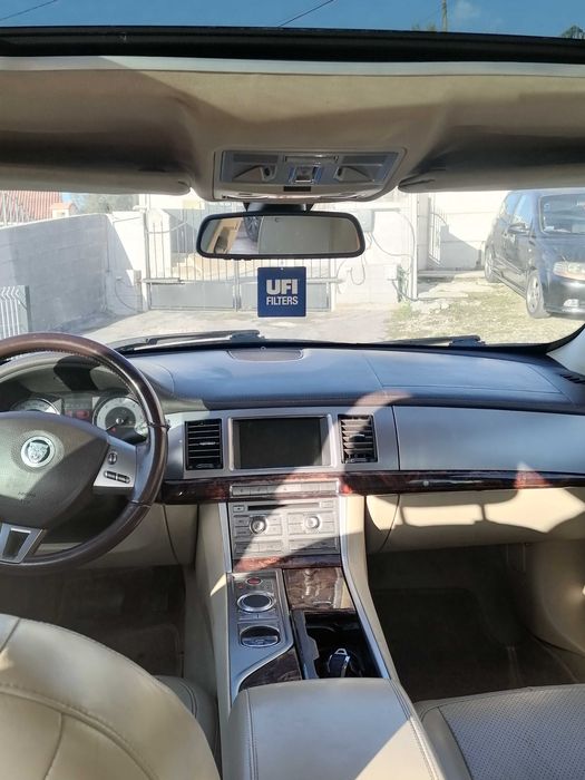 Jaguar XF 2.7 V6 Premium Luxury