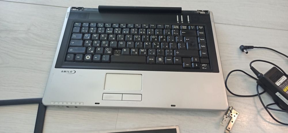 Amilo pi 2515 fujitsu siemens części zawiasy, płyta główna, zasilacz