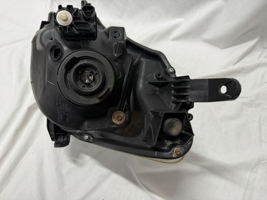 Lampa Prawy Przód Toyota Yaris III 11-14r.