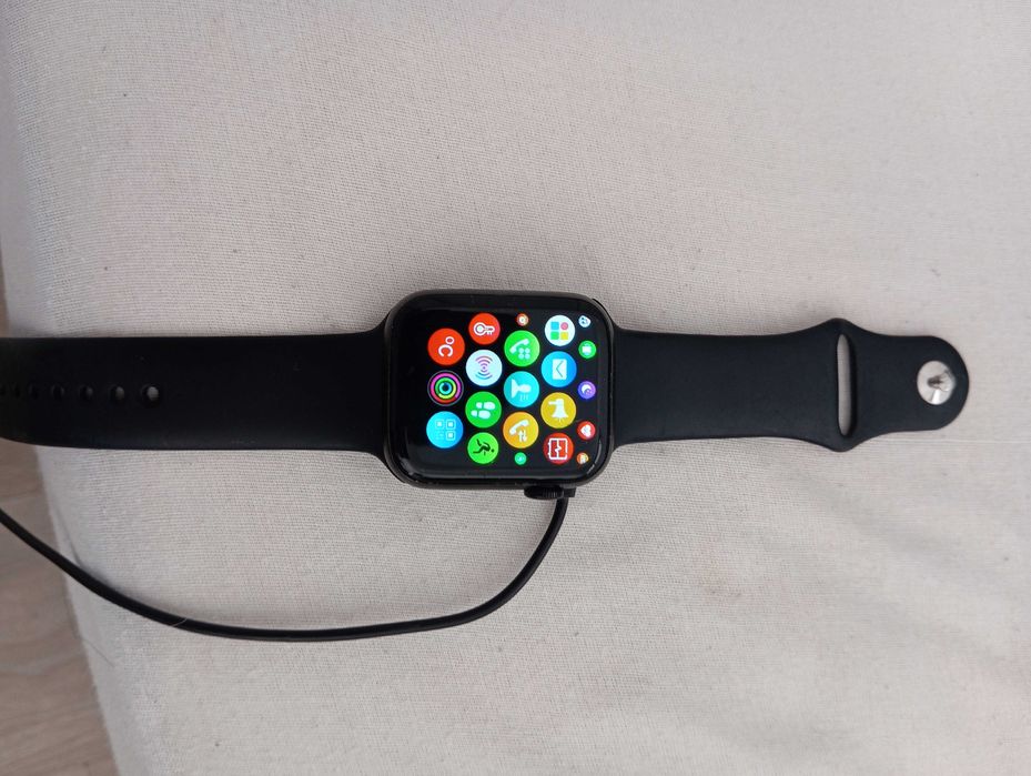 Digital clock.64284355850881120