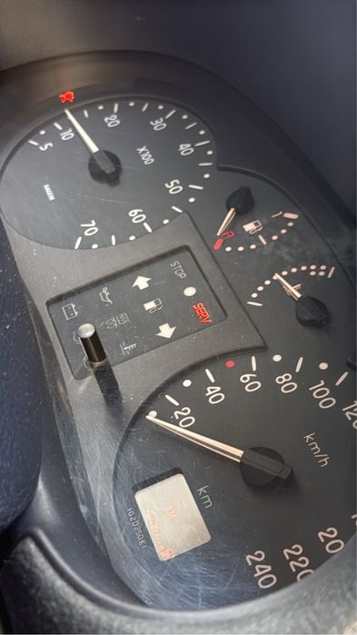 Renault Clio II 1.2 RXE – Gasolina | Ano 2000