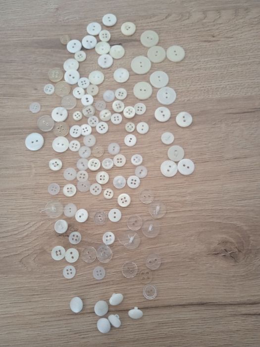 100 guzików mieszanych