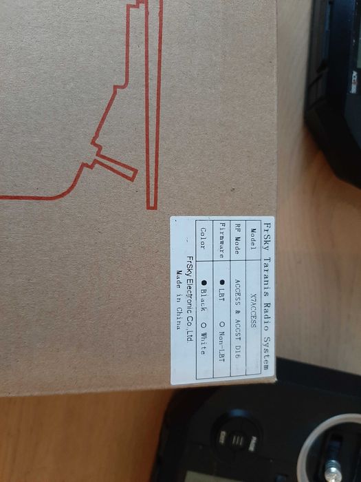 Taranis Q X7 Access FrSky aparatura RC 2.4 GHz LBT nadajnik pilot FPV