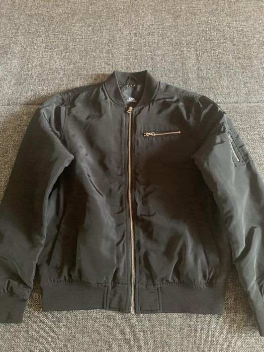 Нова куртка-бомбер фірми Ckh. Розмір S.