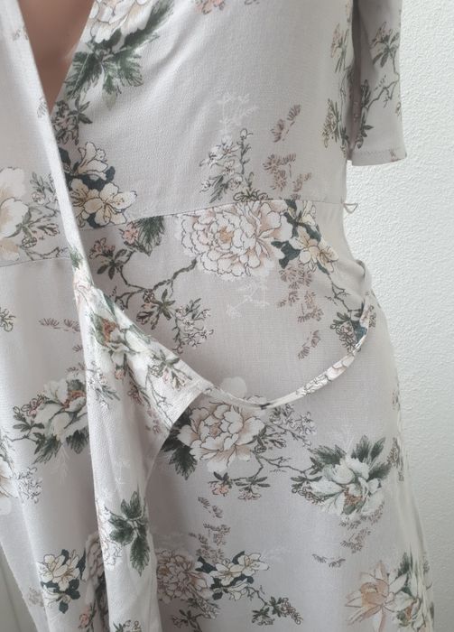 Sukienka kopertowa z wiskozy kwiaty Pull&Bear 36 S