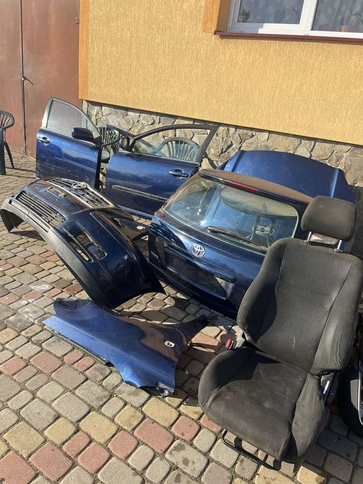 Двері тойота авенсіс