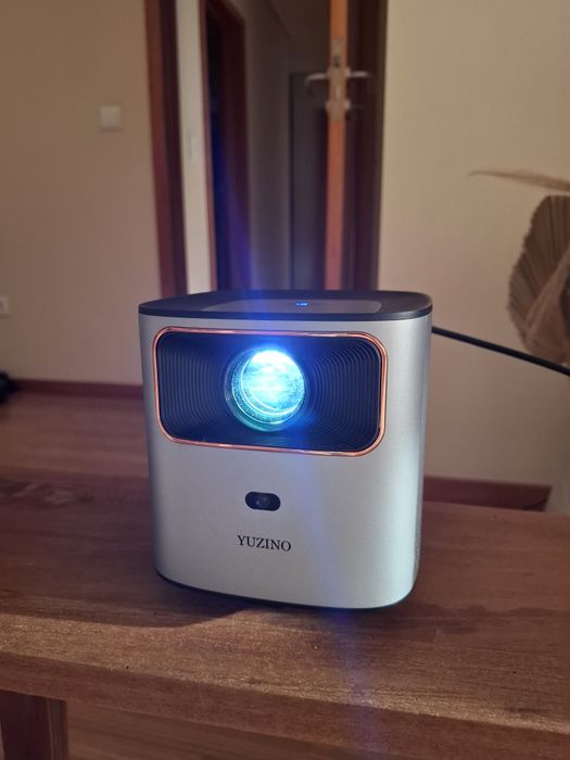 Projector Yozuno AK 26 novo na caixa