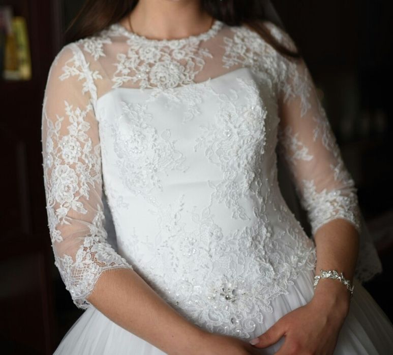 Продам вишукану весільну сукню