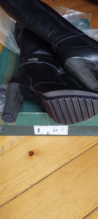 Kozaki nowe ze skóry 38