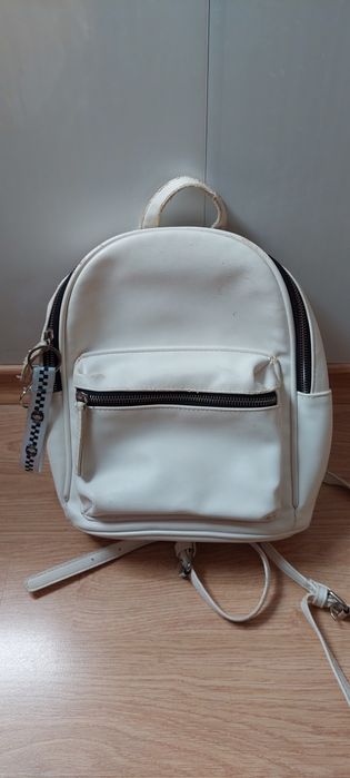 Продам женский рюкзак.
