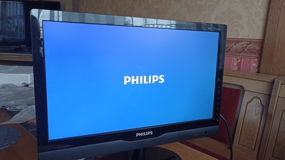 Monitor Philips z funkcją telewizora 18,5" 47 cm z HDMI